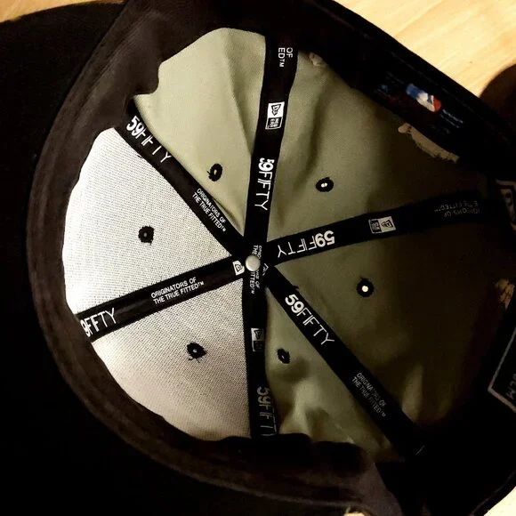 New Era Vintage Boston Red Sox Green Camouflage Velvet Embroidered Skyline Hat - Picture 8 of 11